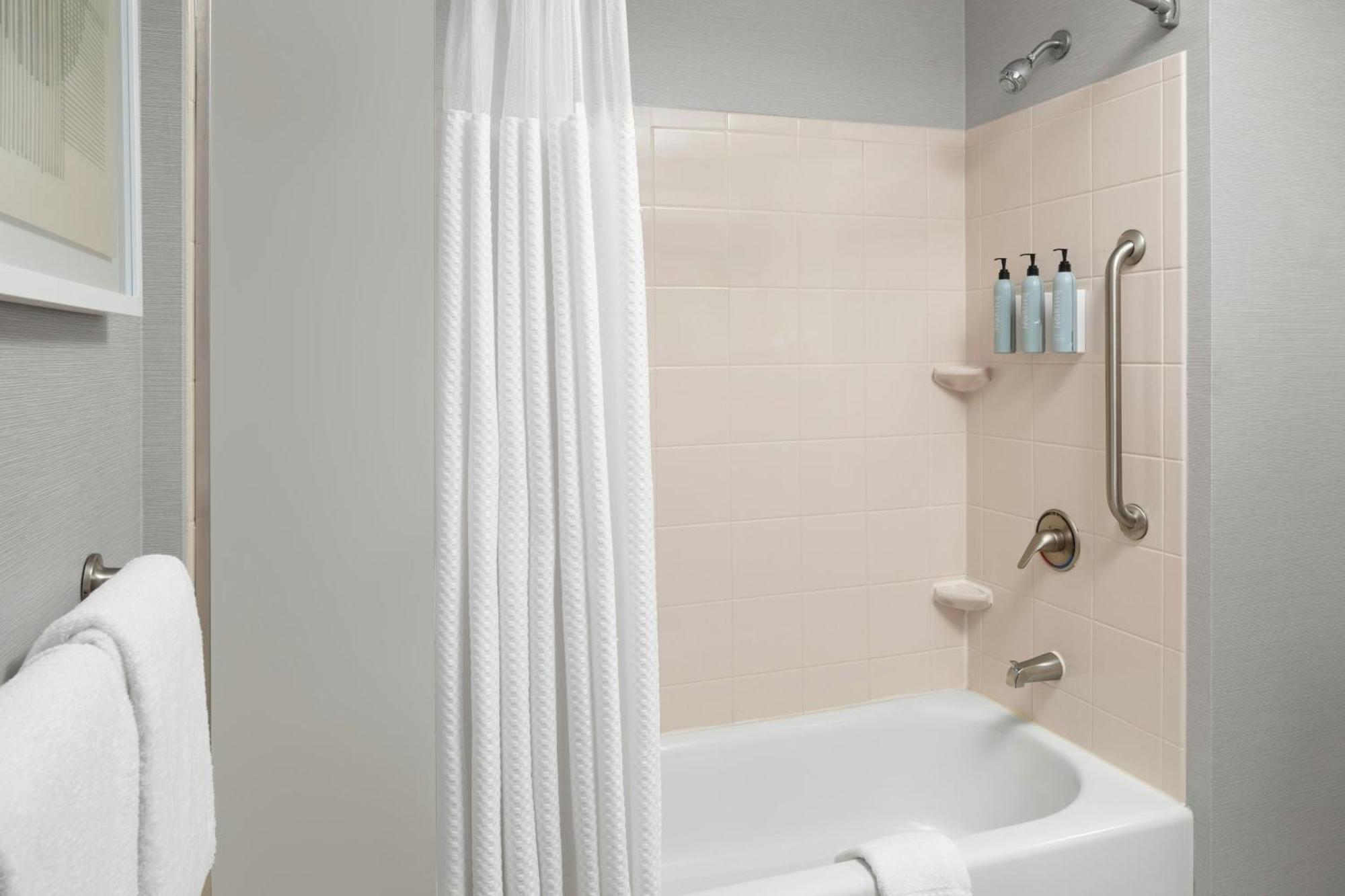 Courtyard By Marriott Knoxville Airport אלקואה מראה חיצוני תמונה