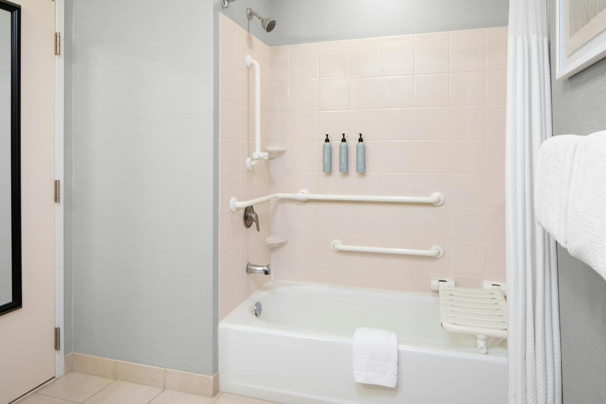Courtyard By Marriott Knoxville Airport אלקואה מראה חיצוני תמונה